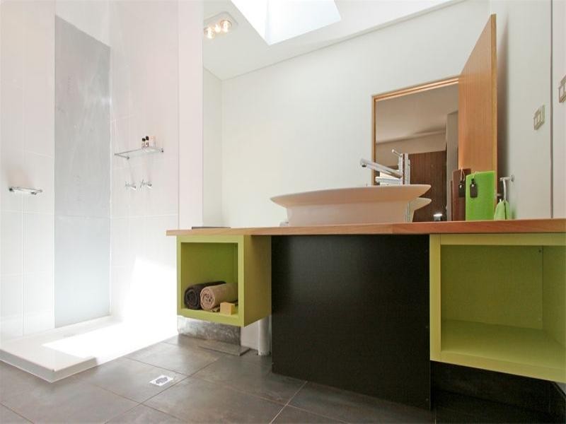 11/250 Charman Road, Cheltenham VIC 3192