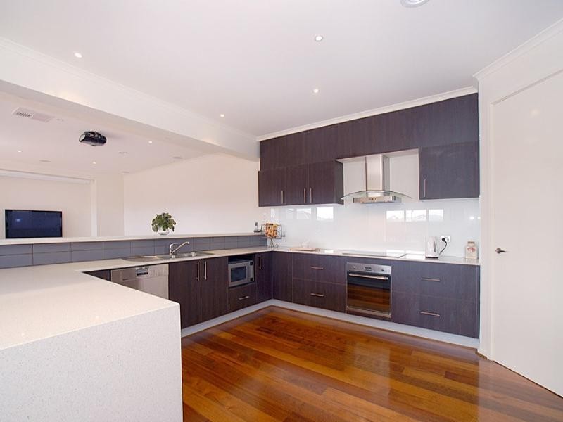 23 Deepwater Drive, Waterways VIC 3195