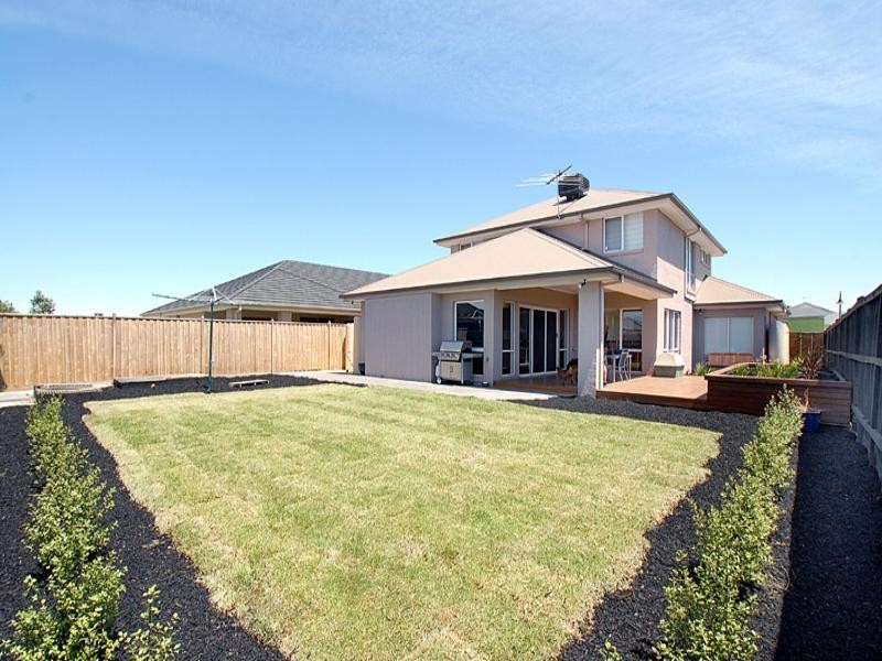 23 Deepwater Drive, Waterways VIC 3195