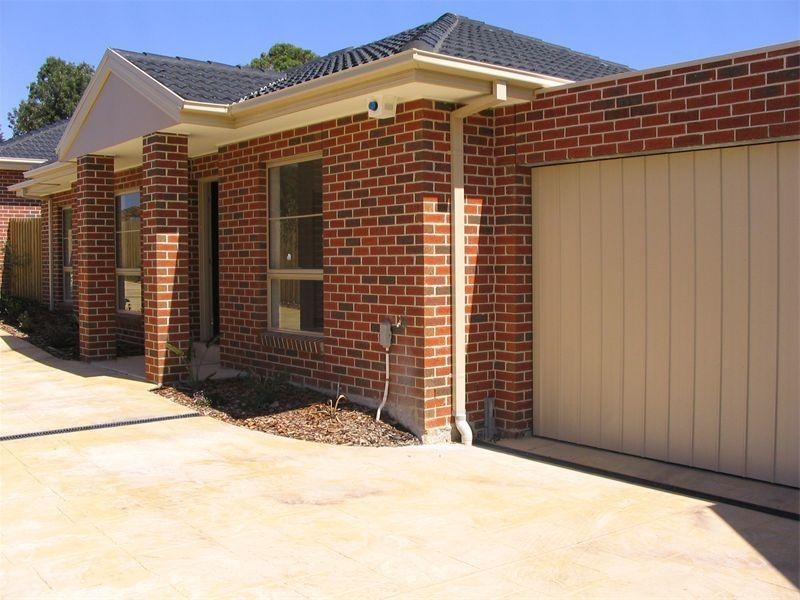 2/18 Crown Avenue, Mordialloc VIC 3195