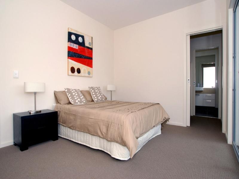 13/68 GLADESVILLE Boulevard, Patterson Lakes VIC 3197