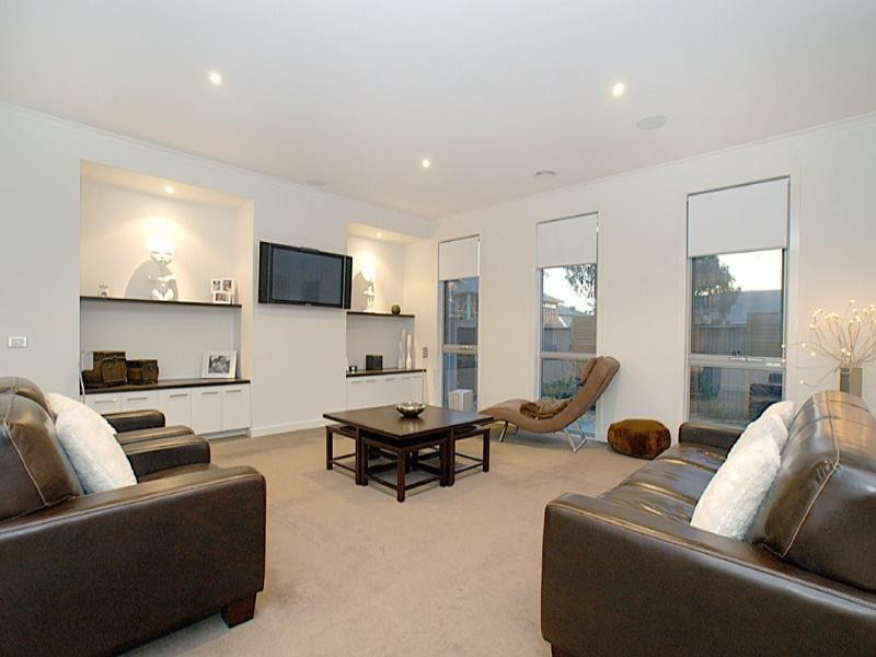 22 Linlithgow Terrace, Waterways VIC 3195
