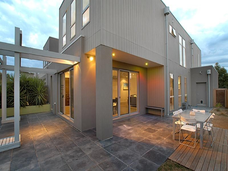 22 Linlithgow Terrace, Waterways VIC 3195