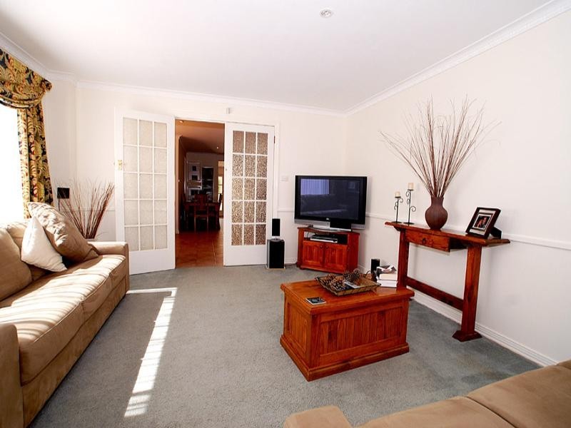 10a Ashmore Avenue, Mordialloc VIC 3195