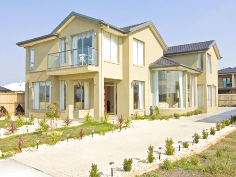 8 Sunset Close, Waterways VIC 3195