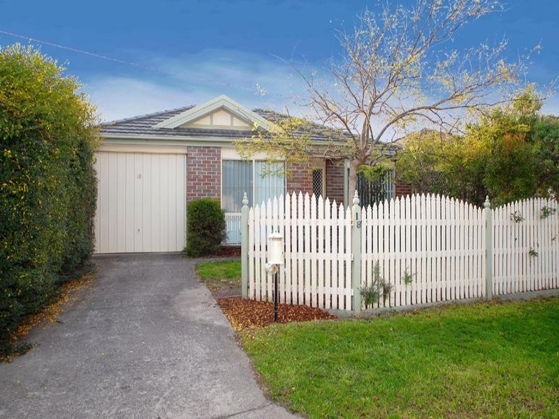 18 Edith Street, Mordialloc VIC 3195