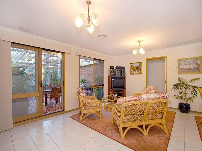 11 Trawella Street, Aspendale Gardens VIC 3195