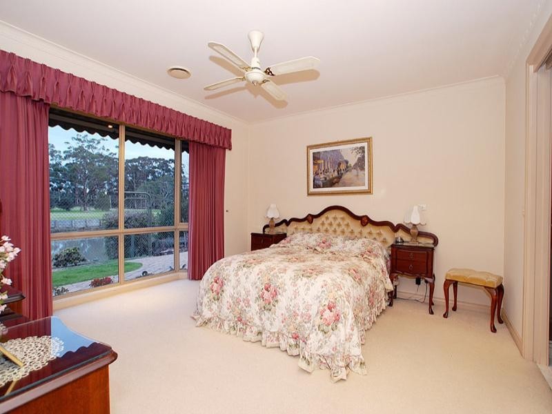 21 Higgins Close, Dingley Village VIC 3172
