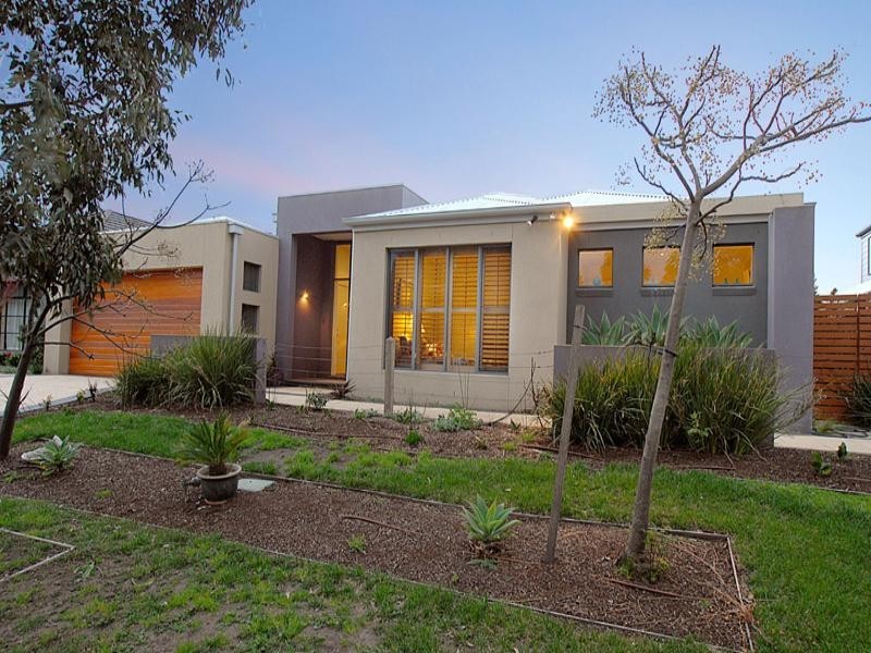 5 Waterways Boulevard, Waterways VIC 3195