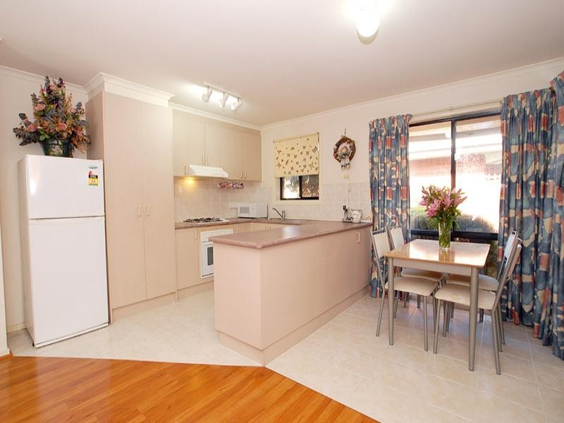 1/14 Fourth Avenue, Chelsea Heights VIC 3196