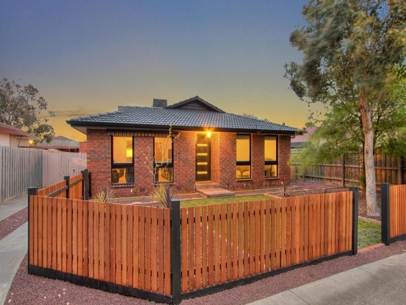 9 Seaton Drive, Dingley Village VIC 3172