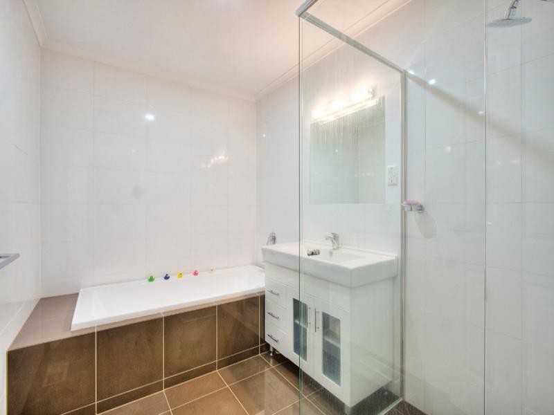 9 Seaton Drive, Dingley Village VIC 3172