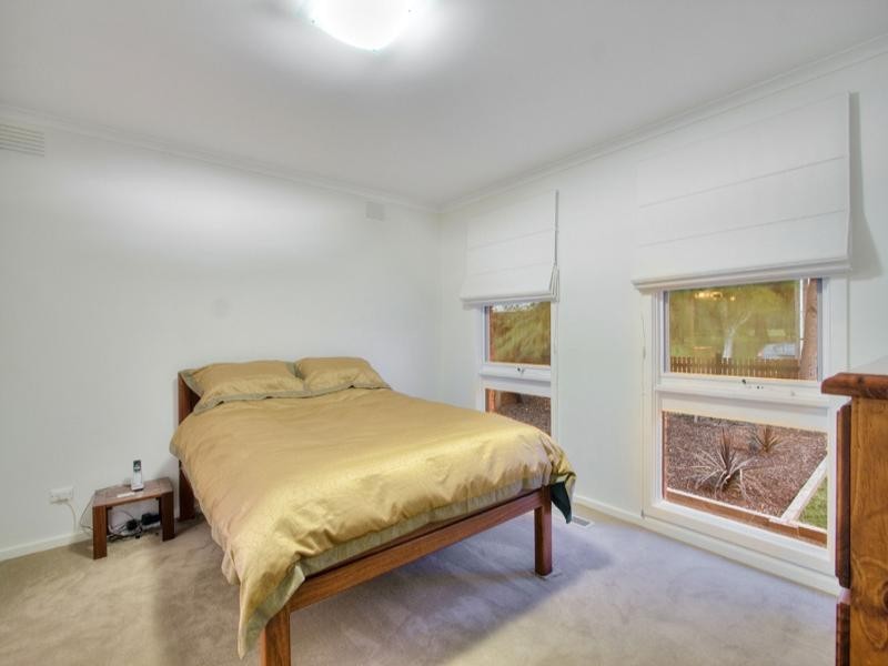 9 Seaton Drive, Dingley Village VIC 3172