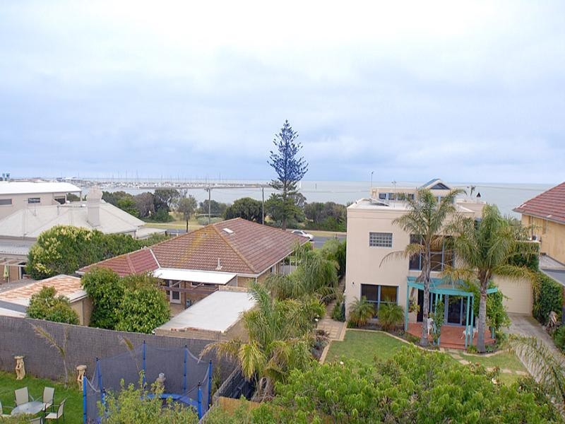 67 Orlando Street, Hampton VIC 3188