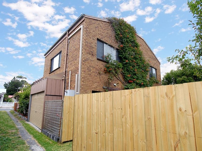 67 Orlando Street, Hampton VIC 3188