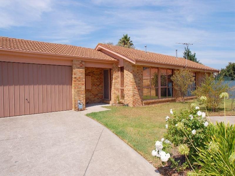 24 Longbeach Close, Aspendale VIC 3195