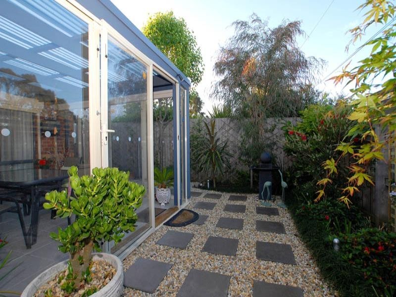 2/25 Hughes Avenue, Edithvale VIC 3196