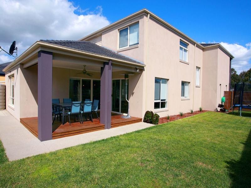 49 Macquarie Circle, Waterways VIC 3195