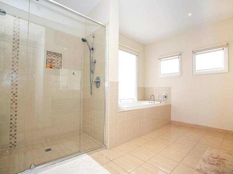49 Macquarie Circle, Waterways VIC 3195
