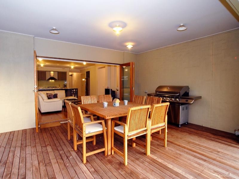 52 Deepwater Drive, Waterways VIC 3195