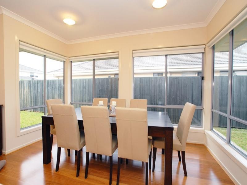 52 Deepwater Drive, Waterways VIC 3195