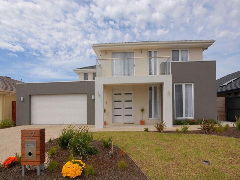 12 Coorong Cirlcle, Waterways VIC 3195