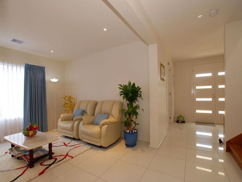 12 Coorong Cirlcle, Waterways VIC 3195