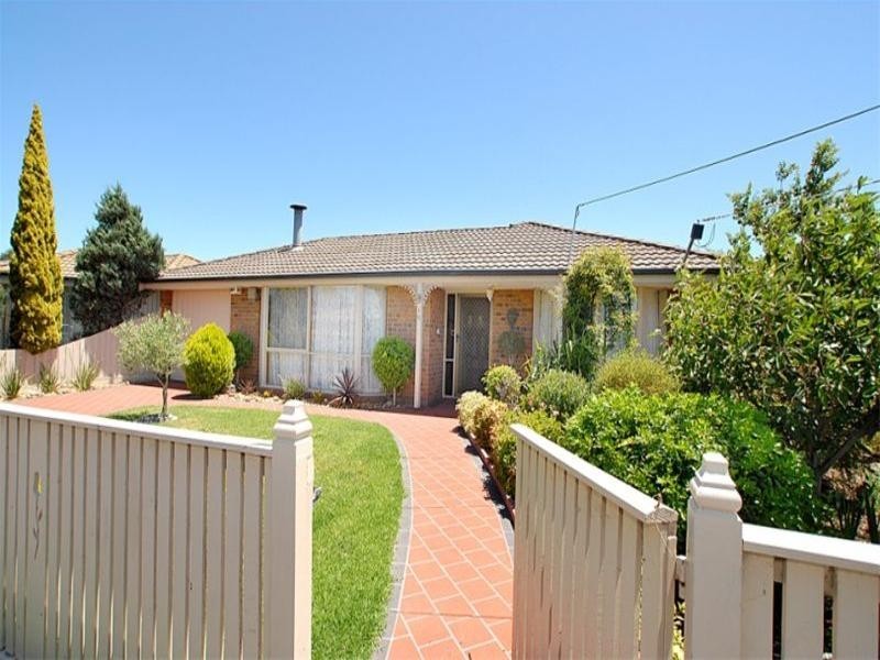 16 Langslow Road, Aspendale Gardens VIC 3195