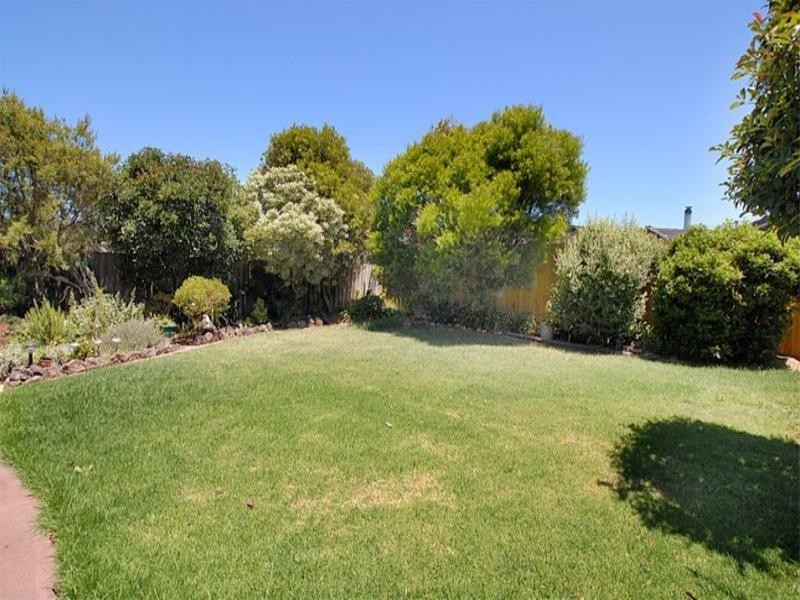 16 Langslow Road, Aspendale Gardens VIC 3195