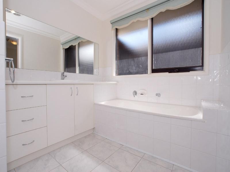 7 Sutherland Avenue, Aspendale Gardens VIC 3195