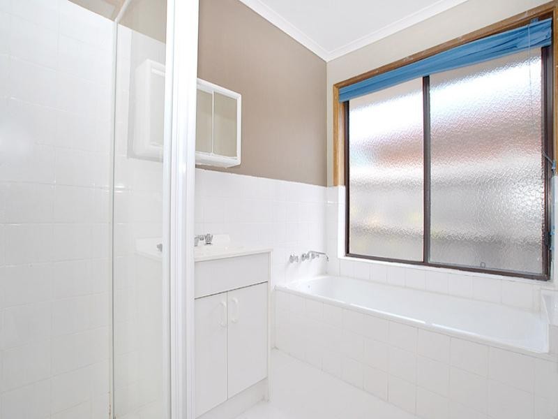 2/24 Steedman Street, Mordialloc VIC 3195