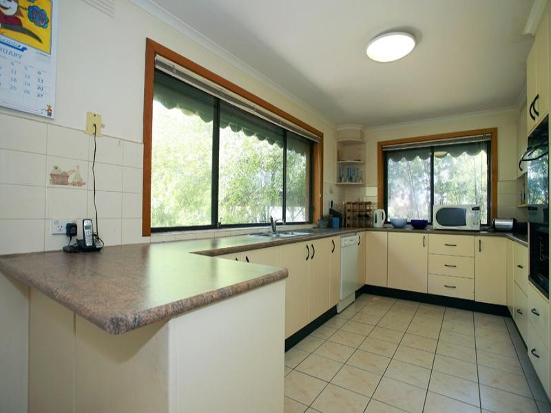 17 Ashmore Avenue, Mordialloc VIC 3195