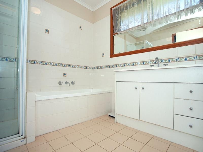 17 Ashmore Avenue, Mordialloc VIC 3195