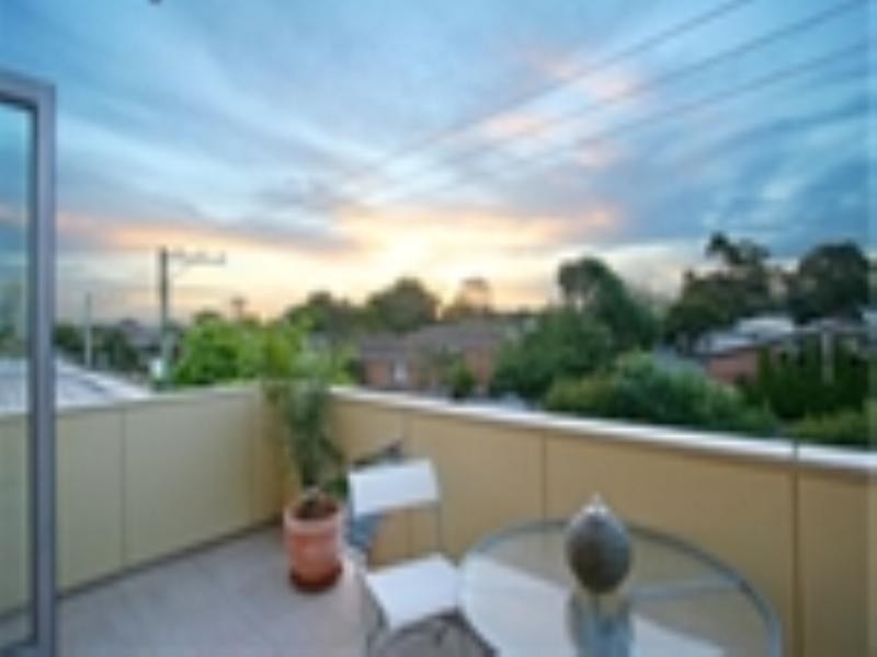 11/250 Charman Road, Cheltenham VIC 3192