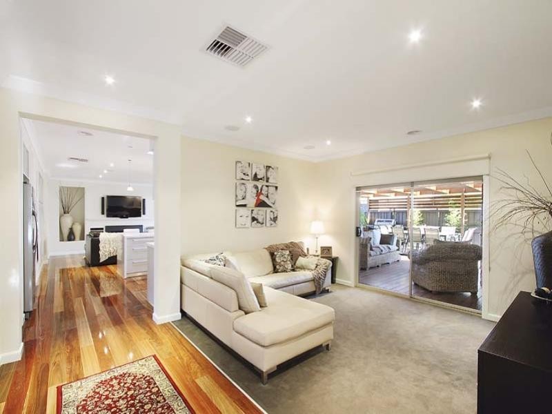 2 Burdekin Boulevard, Waterways VIC 3195