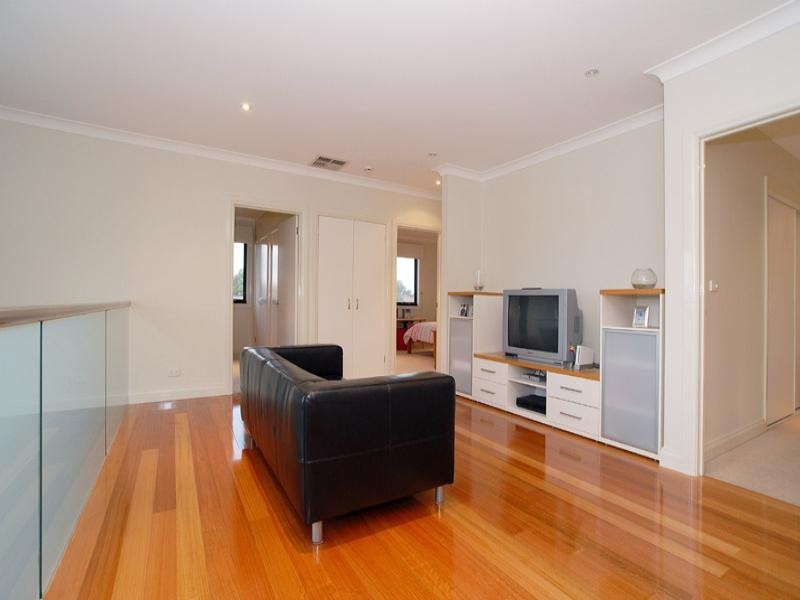 4 Spinnaker Court, Aspendale Gardens VIC 3195