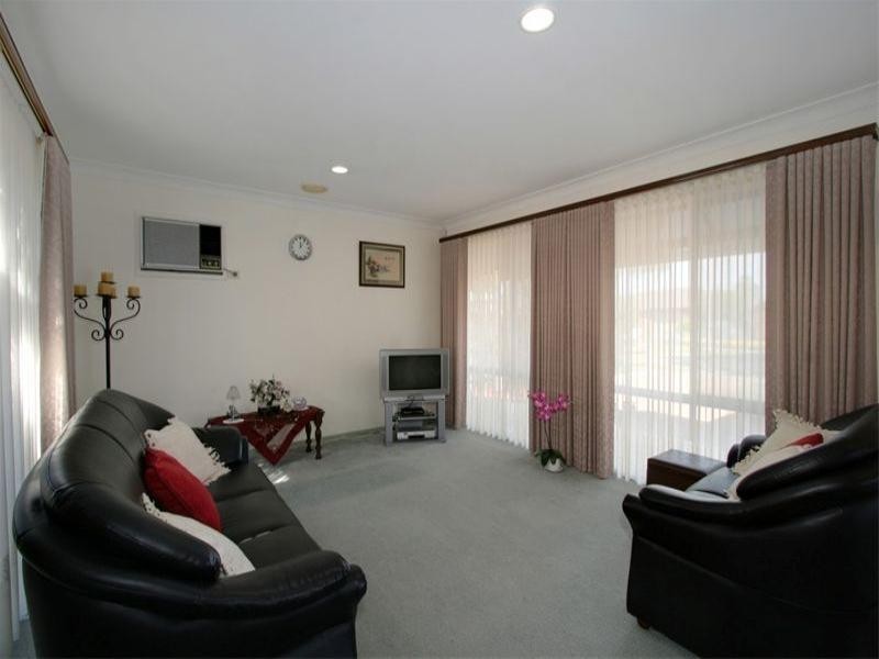 11 Wildoer Drive, Aspendale Gardens VIC 3195