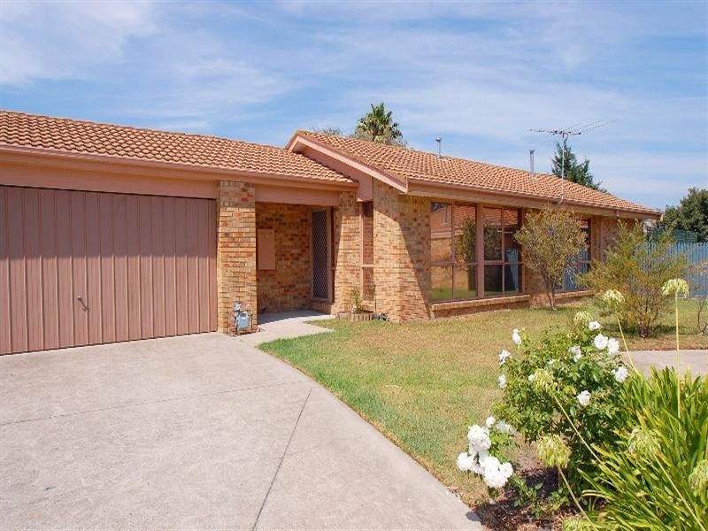 24 Longbeach Close, Aspendale VIC 3195