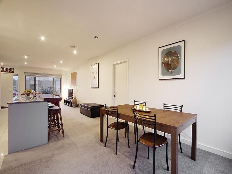 8 Dresden Drive, Waterways VIC 3195