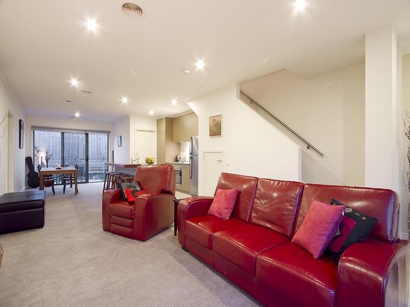 8 Dresden Drive, Waterways VIC 3195