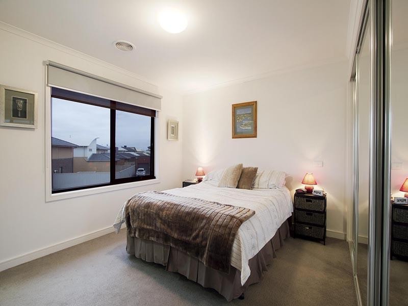 8 Dresden Drive, Waterways VIC 3195