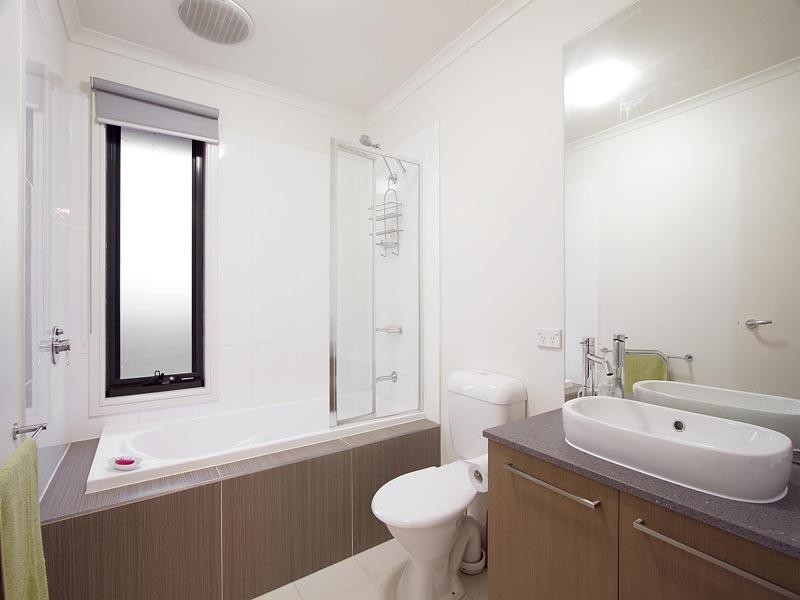 8 Dresden Drive, Waterways VIC 3195