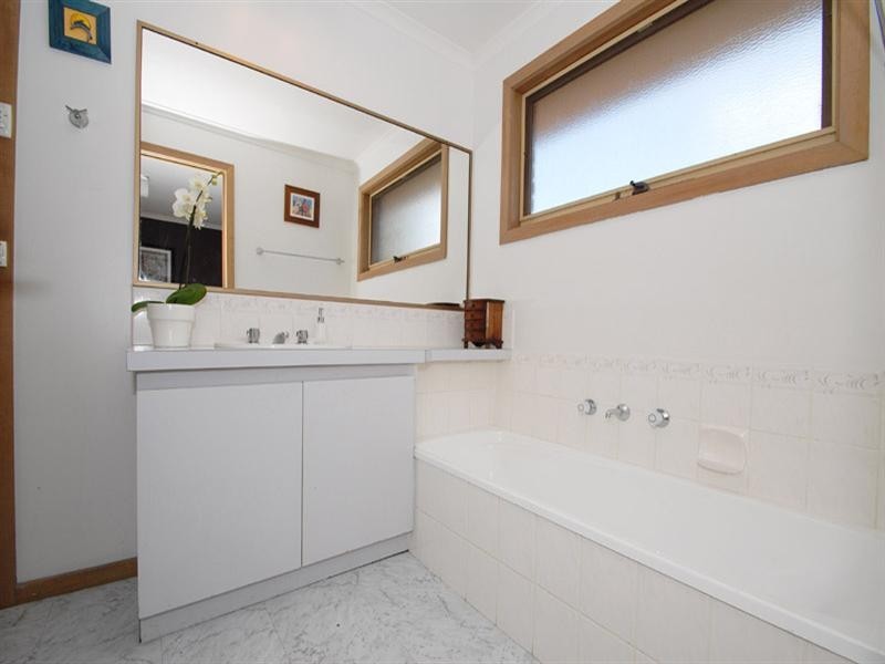 8 Trawalla Street, Aspendale Gardens VIC 3195