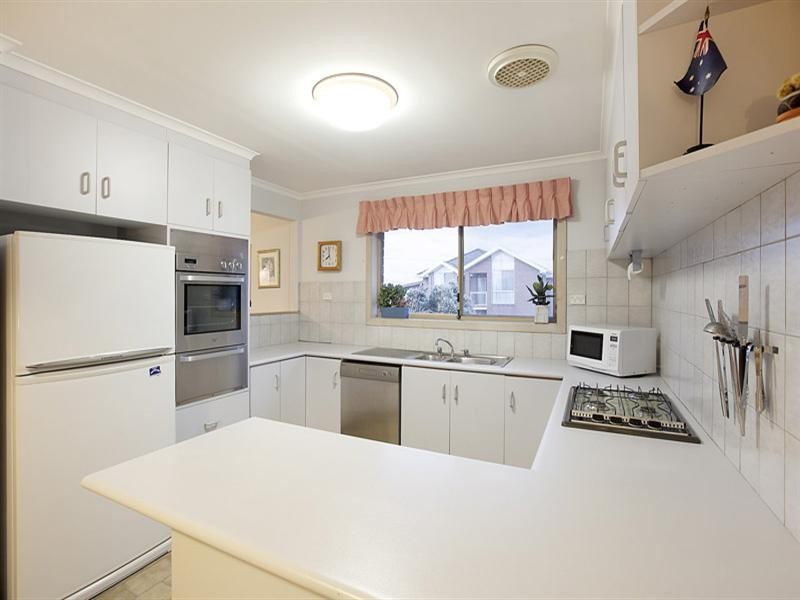 1/12 Newington Parade, Chelsea VIC 3196