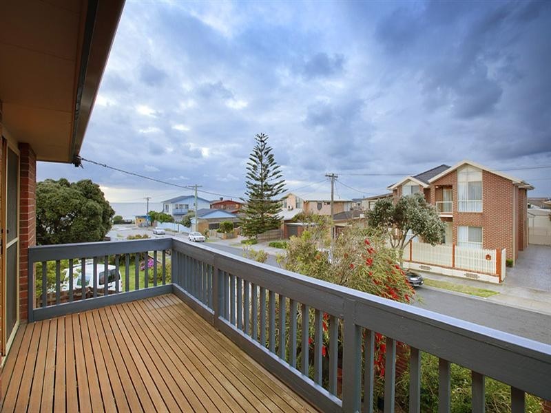 1/12 Newington Parade, Chelsea VIC 3196