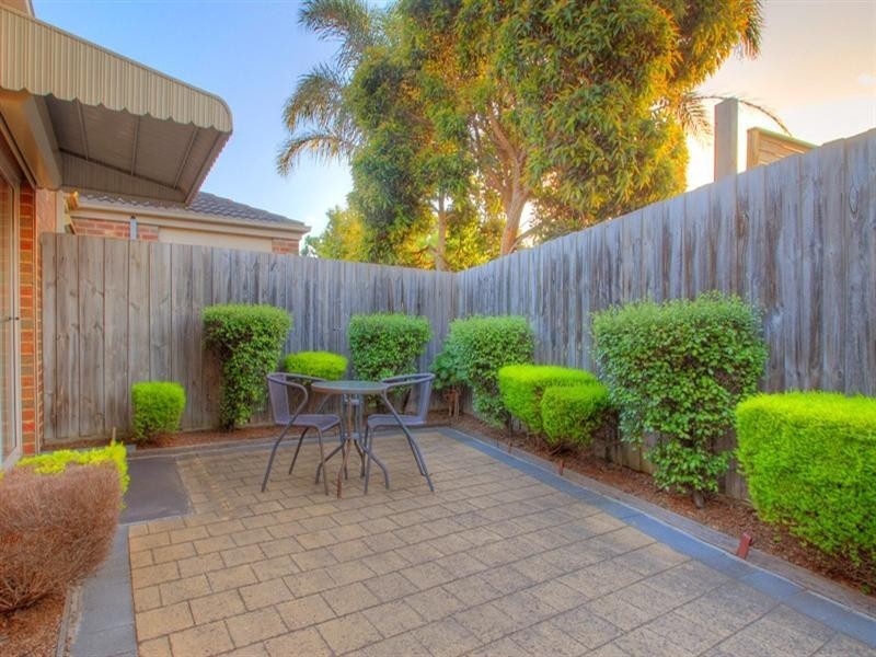 2/4 Belle Crescent, Mordialloc VIC 3195