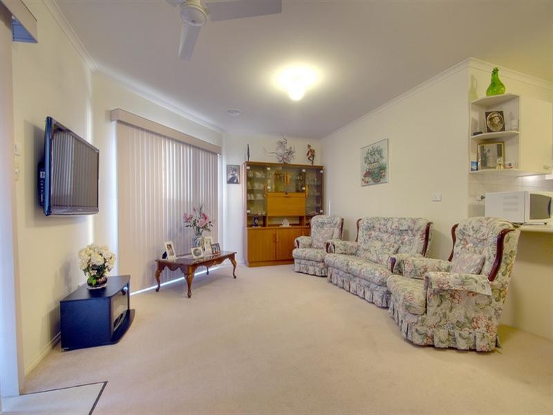 2/4 Belle Crescent, Mordialloc VIC 3195