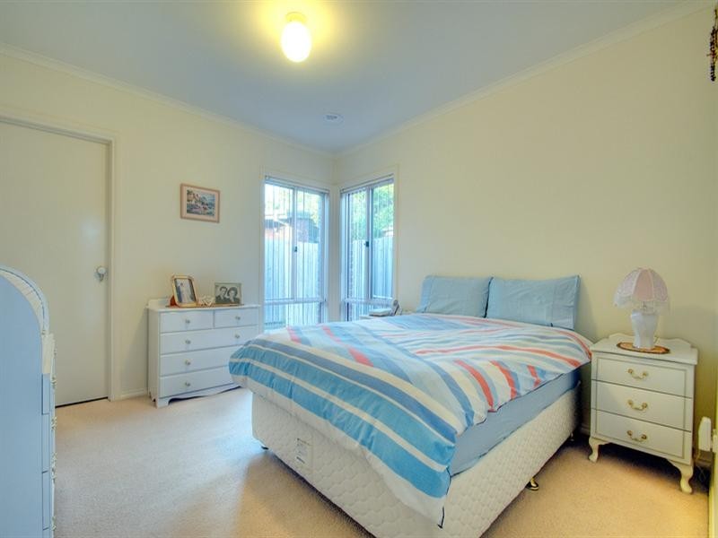 2/4 Belle Crescent, Mordialloc VIC 3195