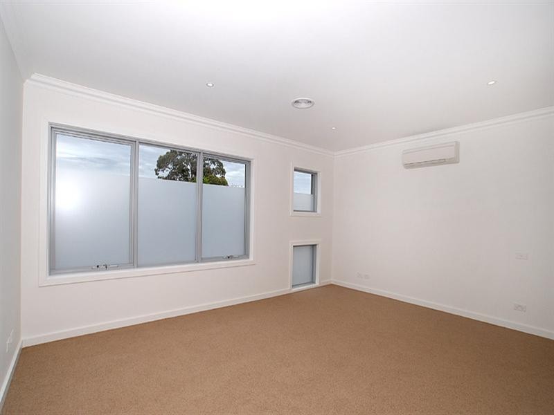 16B McKay Street, Parkdale VIC 3195