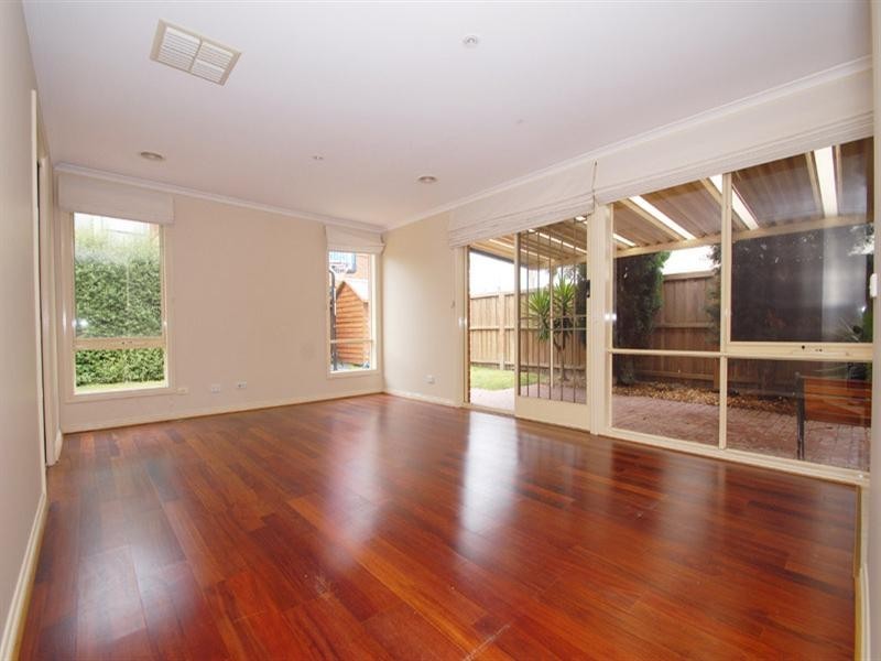 15 Palm Grove Boulevard, Aspendale Gardens VIC 3195